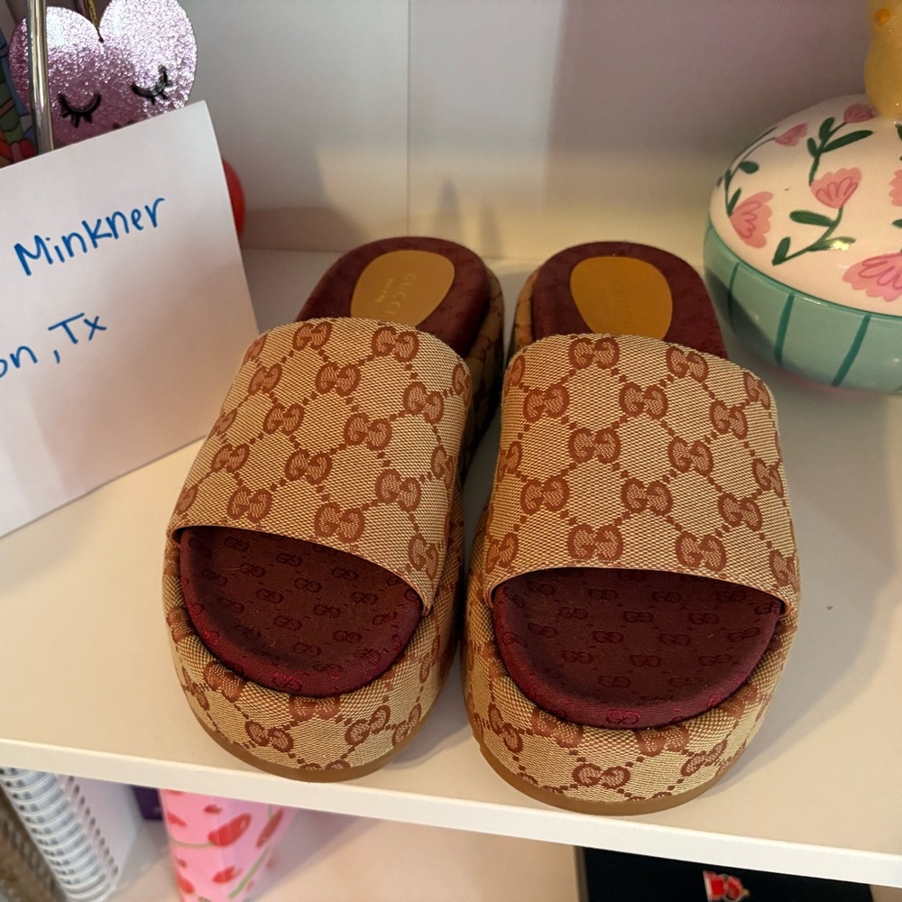 AUTHENTIC Gucci Angelina platform slides